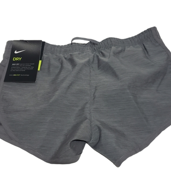Nike Girls Running shorts. - Picture 2 of 3